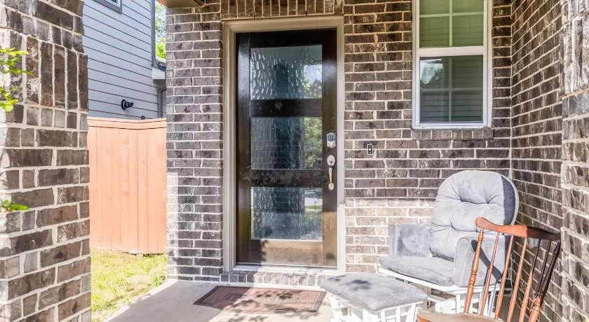 Woodridge - Entire Home or Shared Home - Image 1