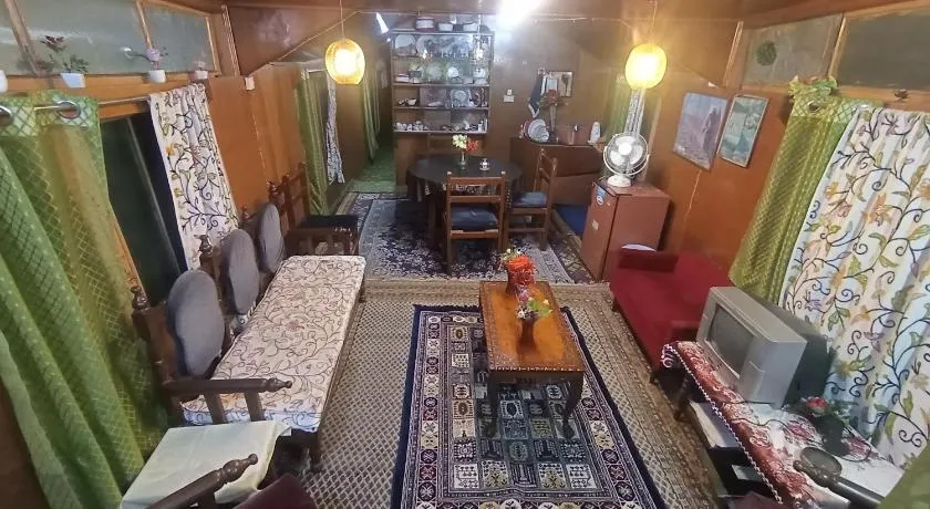 Kashmir View group of Houseboat - Image 1