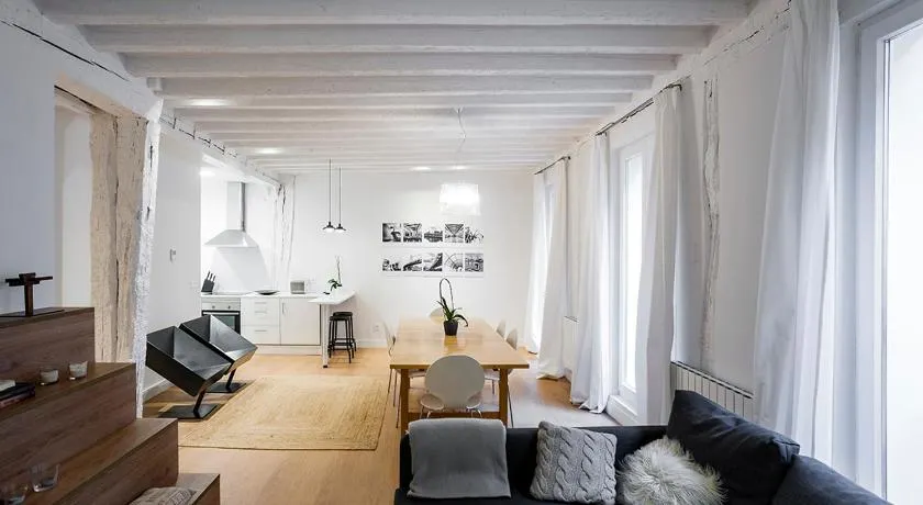 Apartamento minimalista en el corazón de Bilbao - Image 1