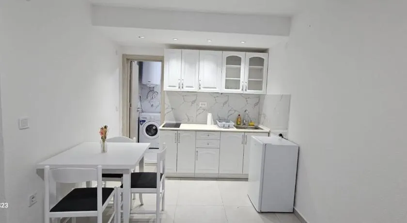 Taksim Apartman - Image 1