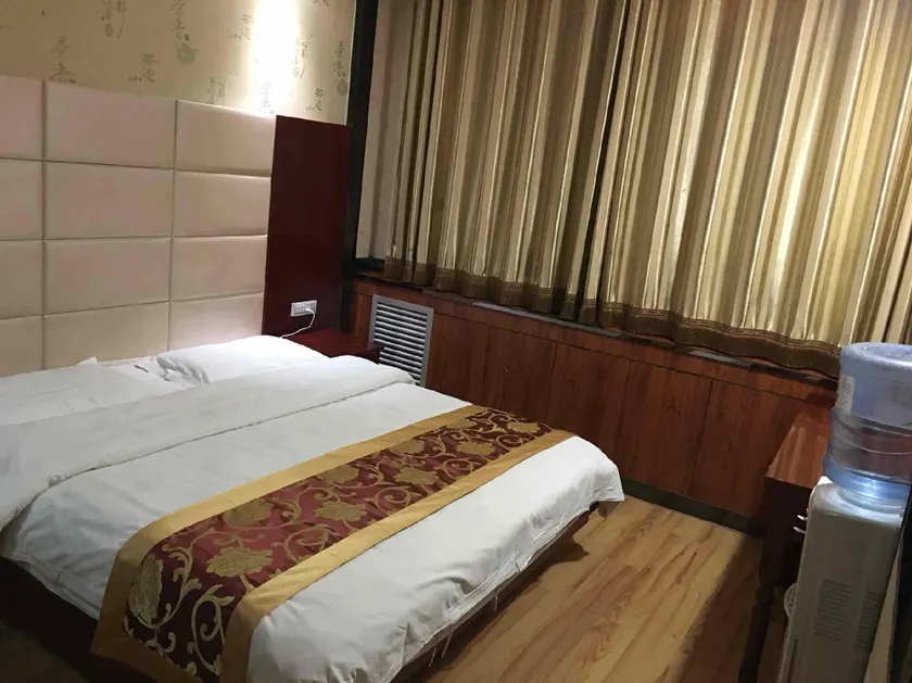 Xingyang Hotel (Xiaoshizi Commercial Street Branch) - Image 1