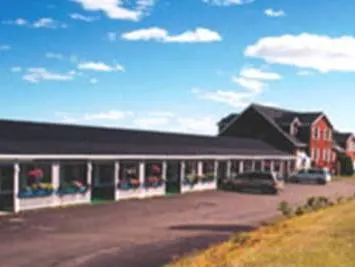 Hopewell Rocks Motel & Country Inn - Image 1