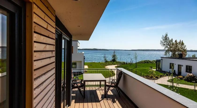 Hangar 19 Luxusapartment mit Sauna, Kamin und Seeblick H4W3 - Image 1