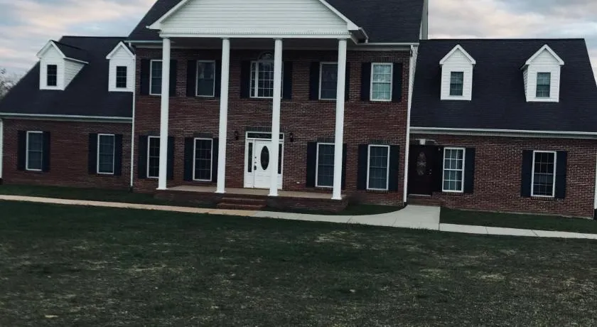 MooreField Suites Greensboro East - Image 1
