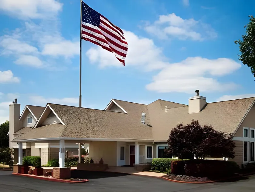 Craigshire Suites St Louis Westport Plaza - Image 1