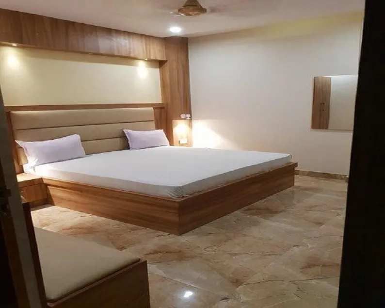 OYO 23257 HOTEL NEW KUMAR - Image 1