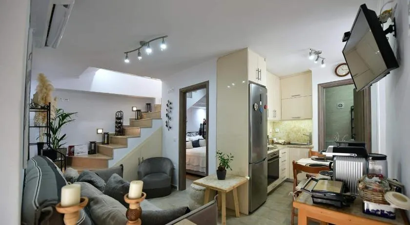 Agate Hydra luxury apartment - Image 1