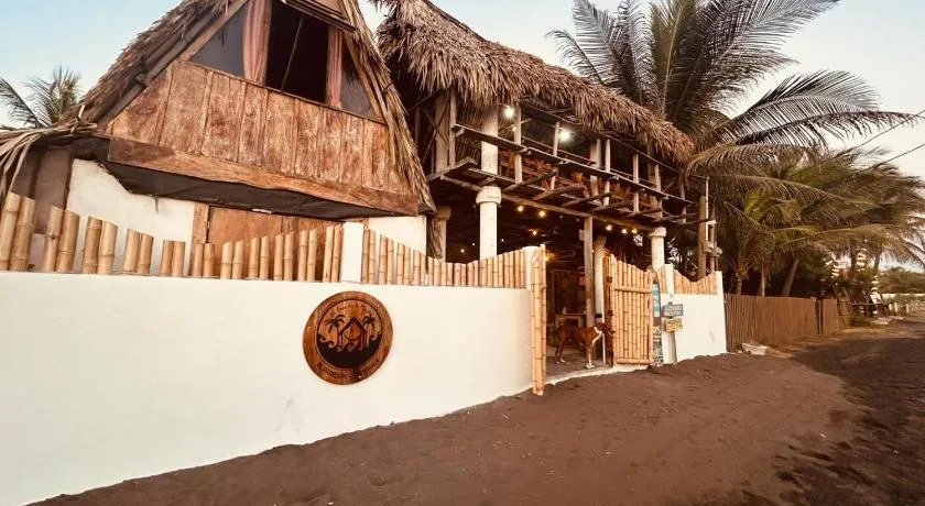 Mi Casa en la Playa - Image 1