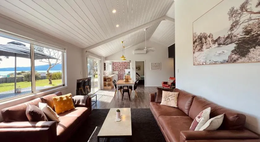 Boomers Retreat, Alonnah, Bruny Island - Image 1