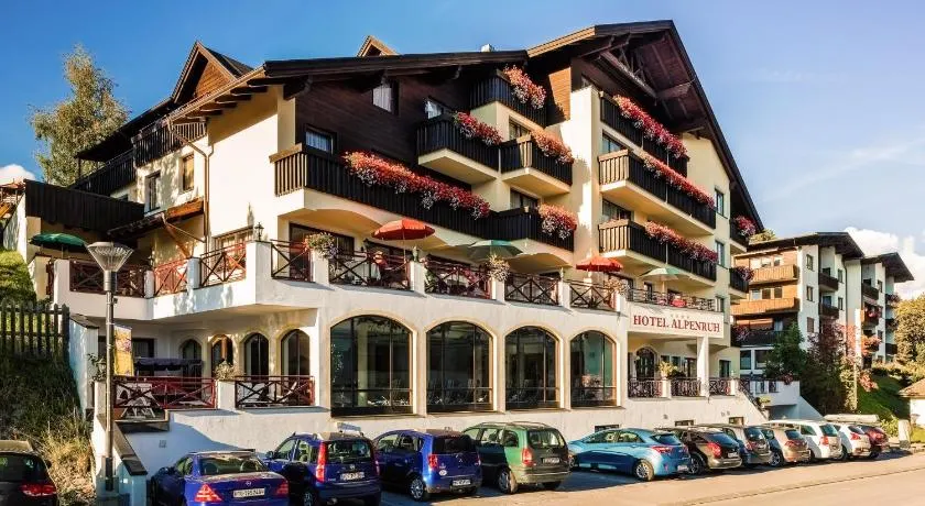 Hotel Garni Alpenruh-Micheluzzi - Image 1