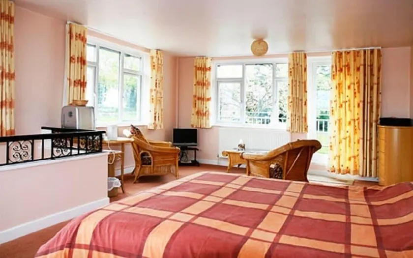 Hillbrow Farm B&B - Image 1