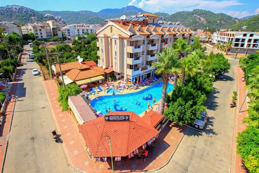 Club Sunsmile - Image 1