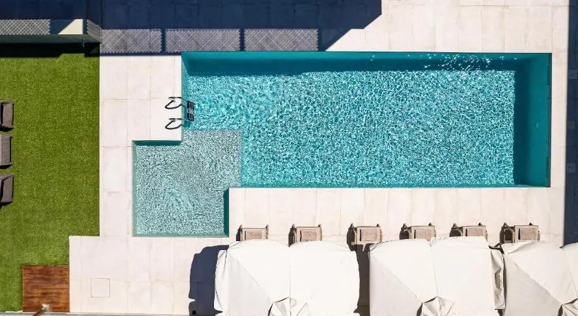 Heliades Residence - Image 1