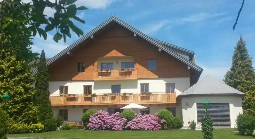 Pension Kreuzinger, 5310 Tiefgraben - Image 1