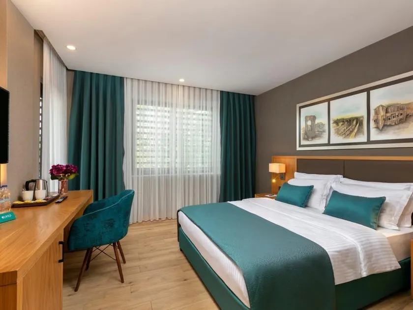 Pukka Hotel - Image 1