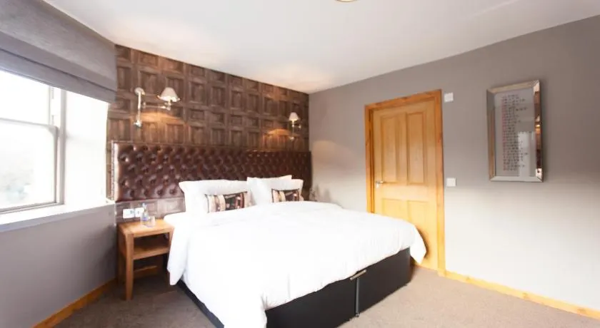 The Salmon Inn - Image 1