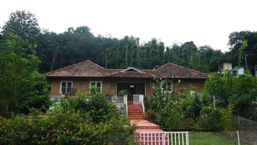 Nila Homestay - Image 1