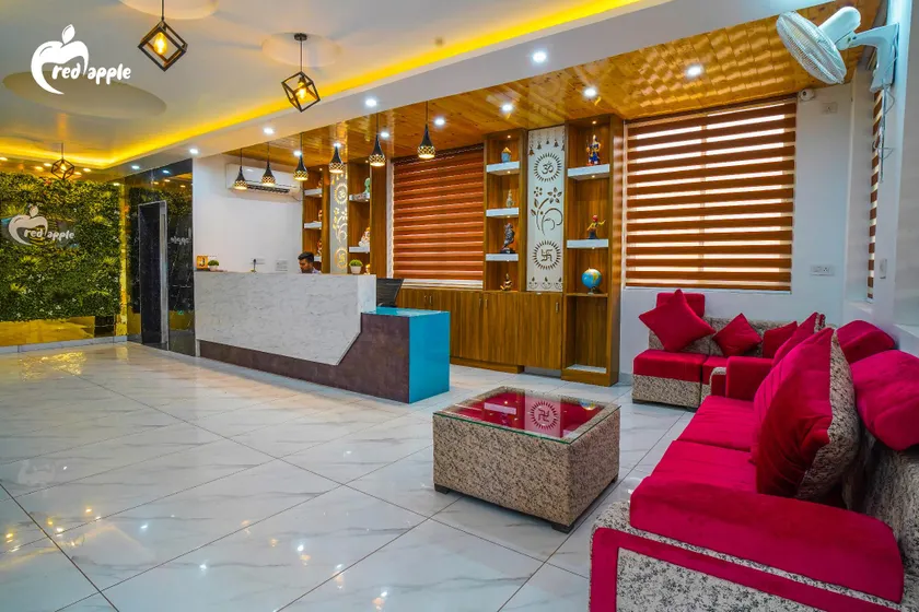 Hotel Red Apple Near Railway Station Chandigarh - Image 1