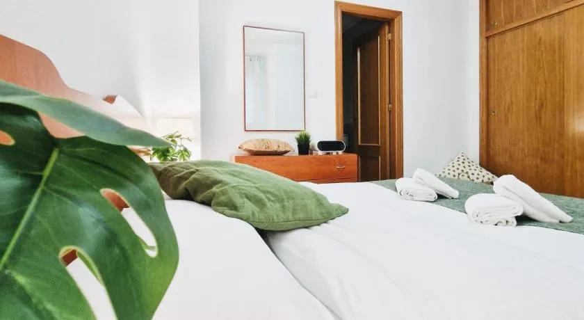 Apto Familiar en Alicante, 4 Pax, 3 Camas, 2 Baños - Image 1