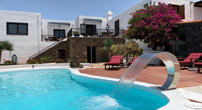 Casa Camelio - Image 1