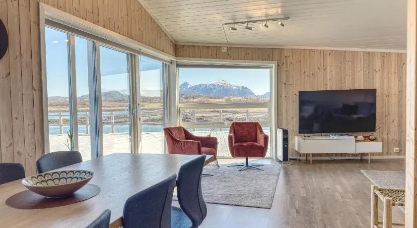 Spectacular Waterfront Fishermans Cabin - Rorbu - Image 1
