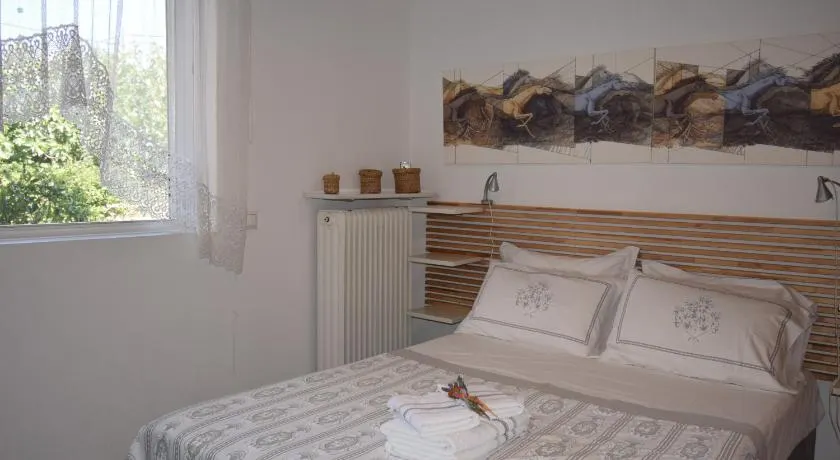 h2h Dafni #Family home near Athens, airport, ports with garden - Image 1