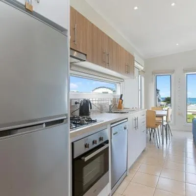 Apollo Bay Ocean View Retreat - Great Ocean Road - Image 1