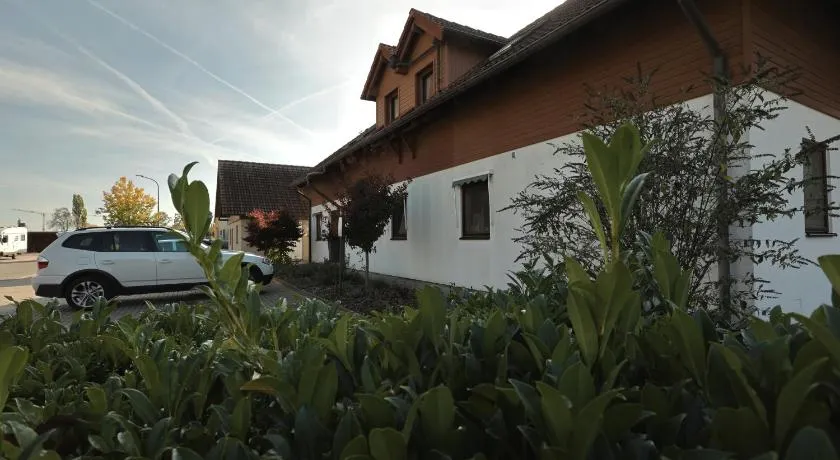 Pension Zum Paradies - Image 1