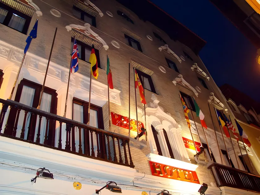 Hotel Paris Centro - Image 1