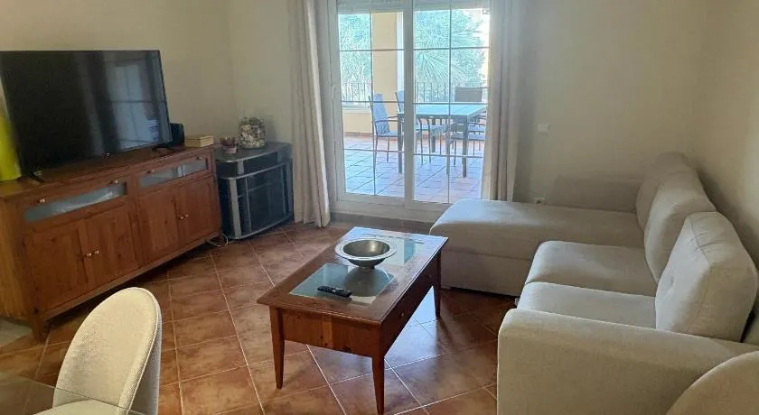 Precioso apartamento en primera línea de playa - Image 1