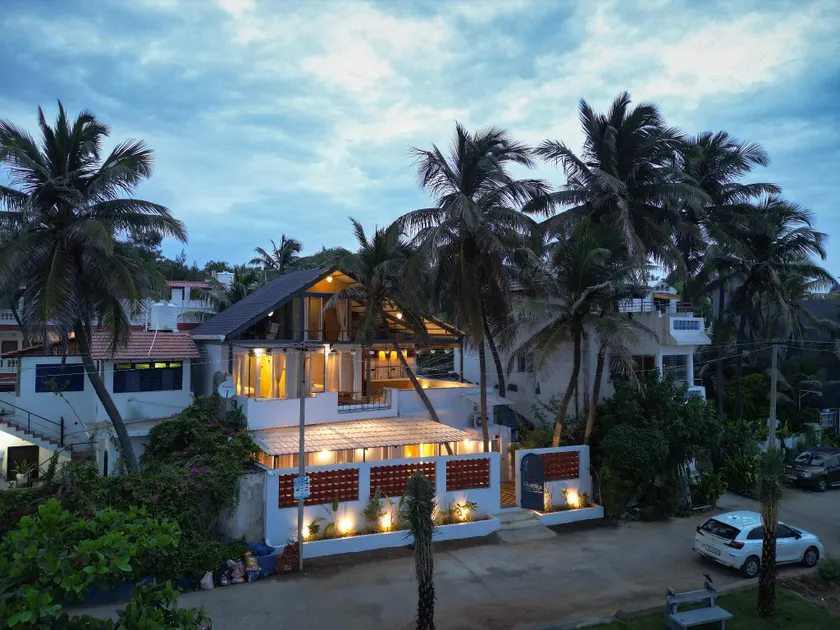 Sea Gadabout Beach Villa - Image 1