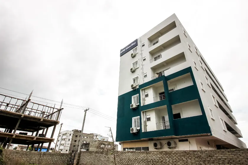 Hotel O Silverkey ,near RTO office kondapur - Image 1