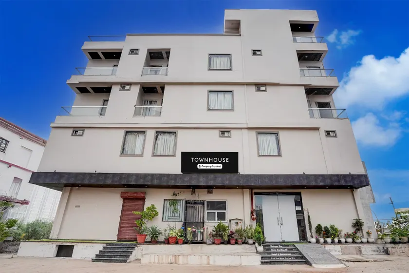 HOTEL O STERLING 30 - Image 1