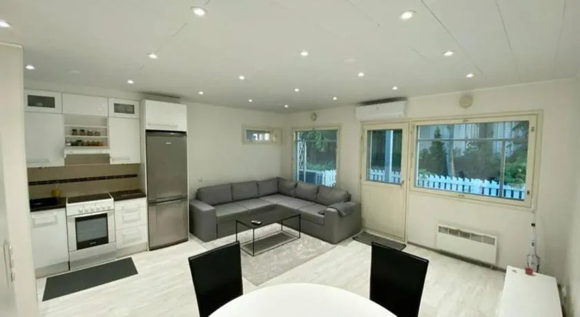 Bright house for short stay - Image 1