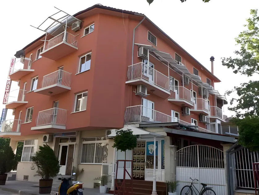 Hotel Fantasy - Image 1