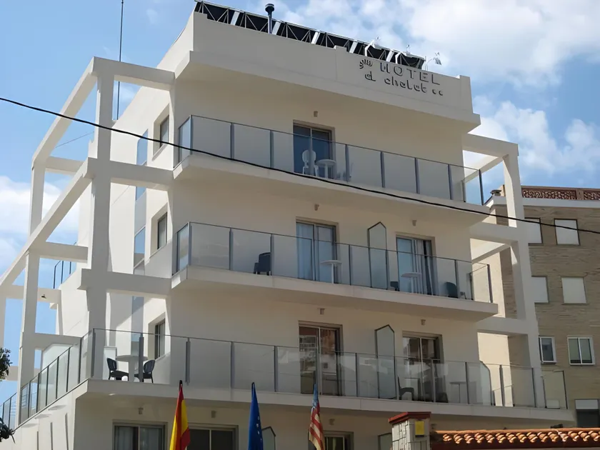 El Chalet - Image 1