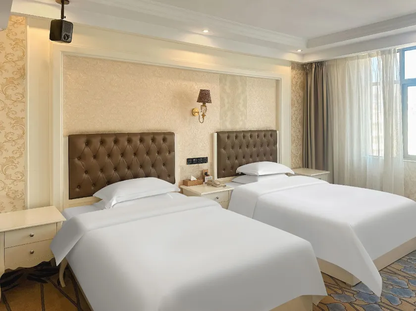 Xinhua Nengyuan International Hotel - Image 1