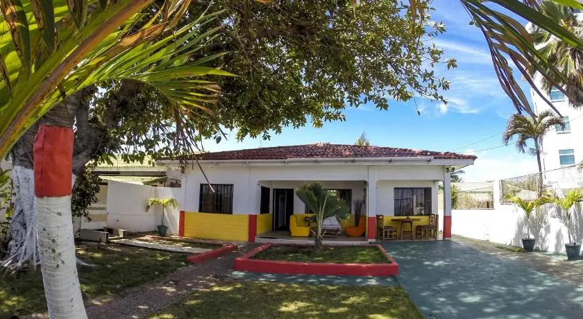 Villa Sarie Bay - Image 1