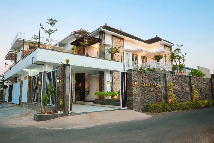 Akardjiwa Homestay - Image 1