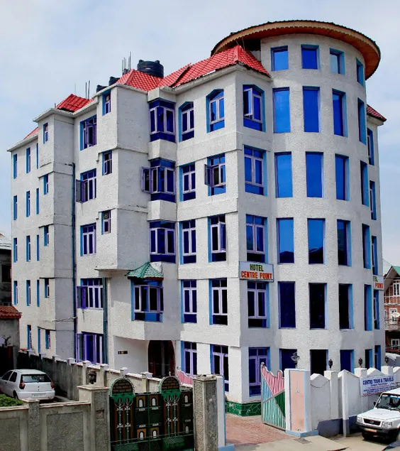 Hotel Centre Point - Image 1