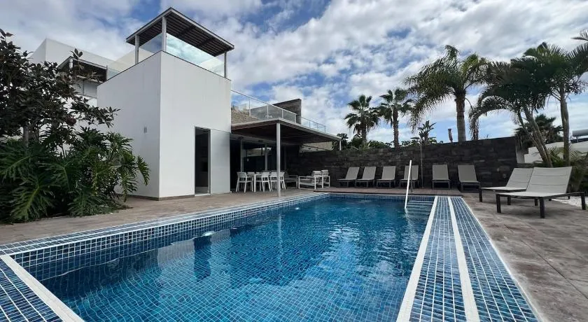 Luxury villa in Bahia del Duque by AltamarHomes - Image 1