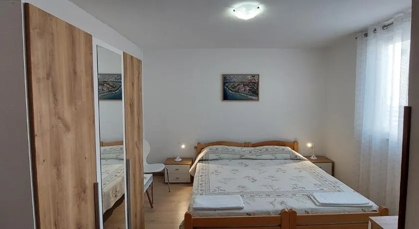 Room Eta - Image 1