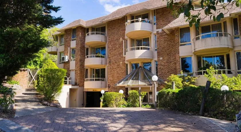 Wahroonga Furnished Apartments - Image 1