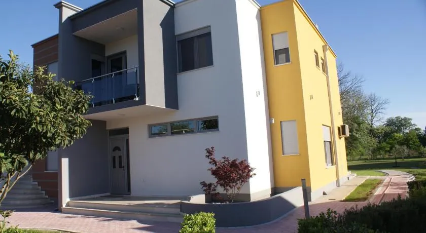 Helena Apartments - Image 1
