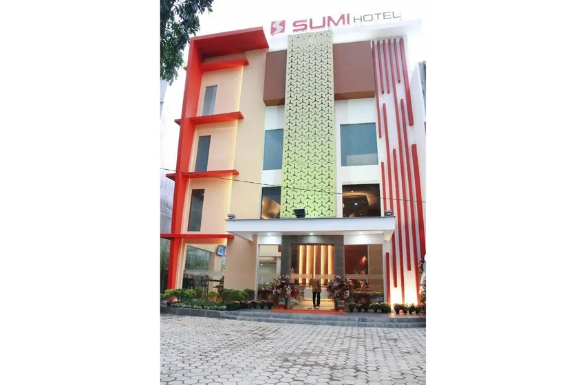 Sumi Hotel Surabaya - Image 1