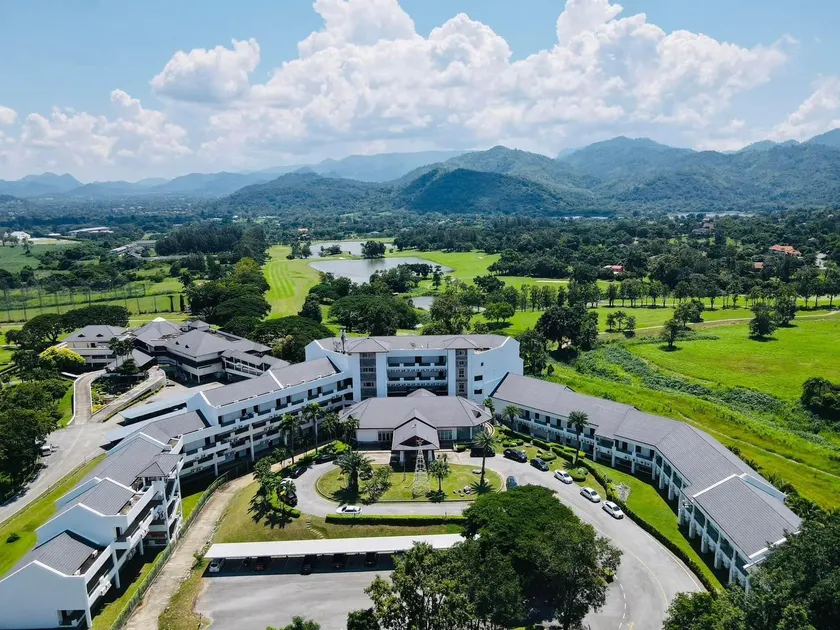 Sir James Resort - Image 1