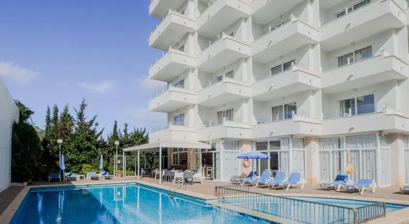 Apartamentos La Santa Maria - Image 1