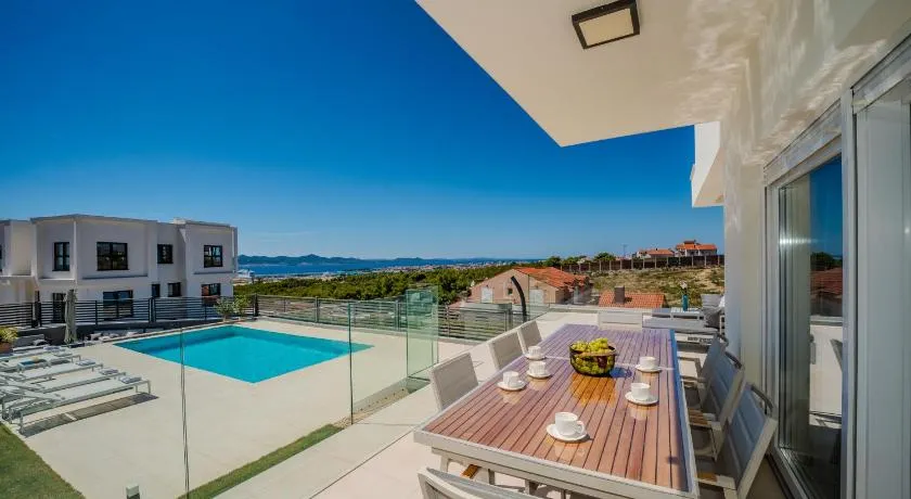 New Luxury Villa "Via" - Image 1