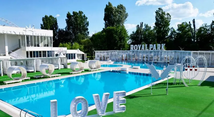 ROYAL PARK Complex - Image 1