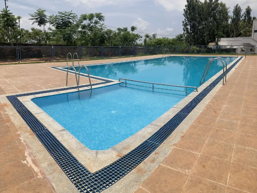 Blue Lagoon Inn Resort - Image 1